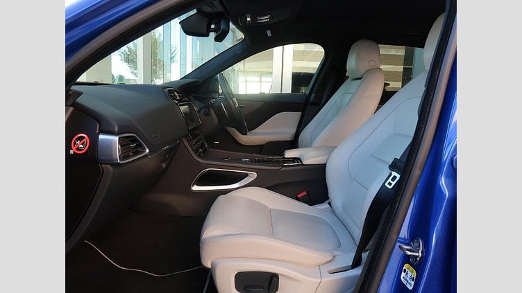 2016 認定中古車 Jaguar F-Pace Caesium Blue ガソリン ファーストエディション