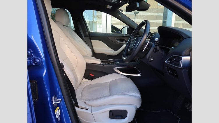 2016 認定中古車 Jaguar F-Pace Caesium Blue ガソリン ファーストエディション