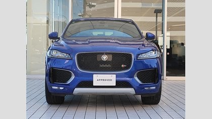 F-Pace 1