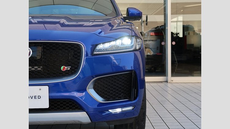 2016 認定中古車 Jaguar F-Pace Caesium Blue ガソリン ファーストエディション