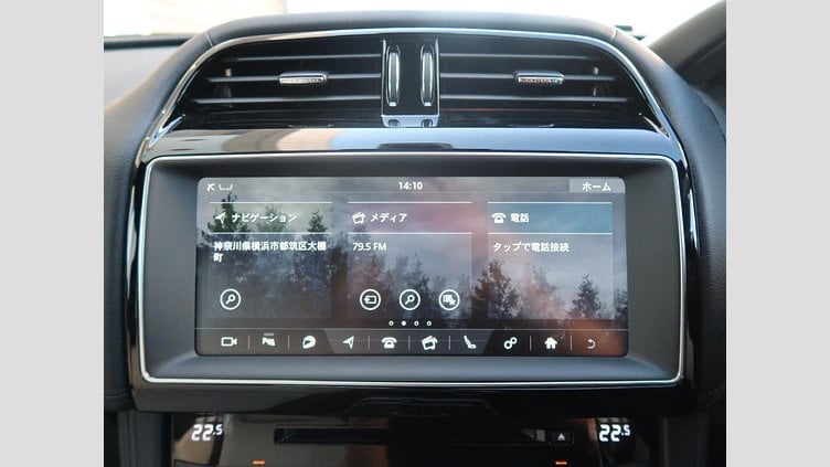 2016 認定中古車 Jaguar F-Pace Caesium Blue ガソリン ファーストエディション