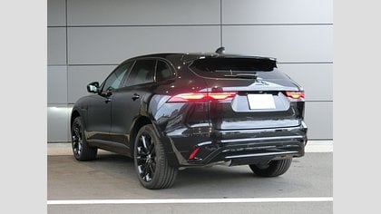 F-Pace 1