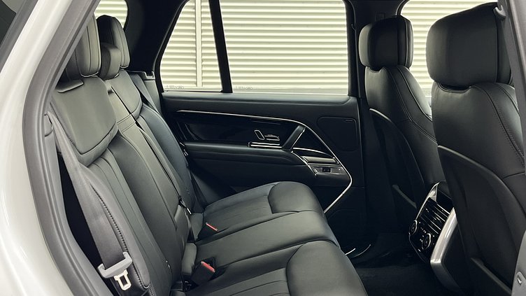 2025 新車 Land Rover Range Rover (1EJ) Ostuni Pearl White 珍珠白 P400 汽油 (輕油電混合) 標準軸距 SE