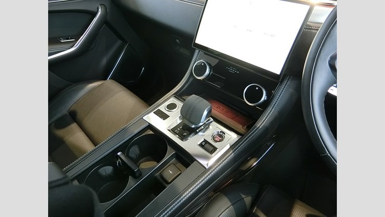 2023 認定中古車 Jaguar F-Pace Santorini Black P250 AWD（オートマチック） R-DYNAMIC SE