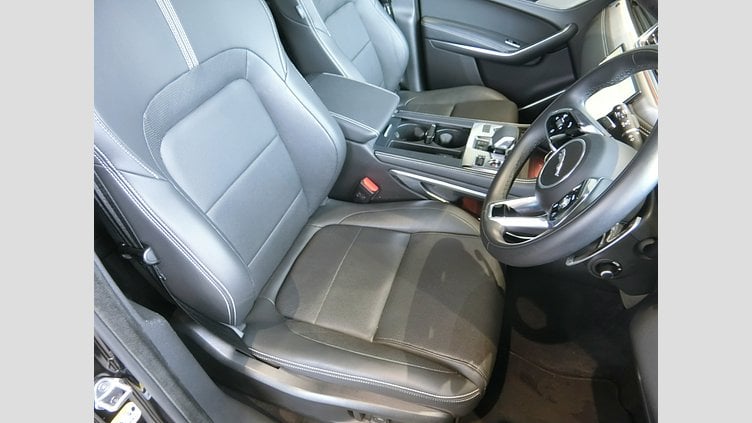 2023 認定中古車 Jaguar F-Pace Santorini Black P250 AWD（オートマチック） R-DYNAMIC SE