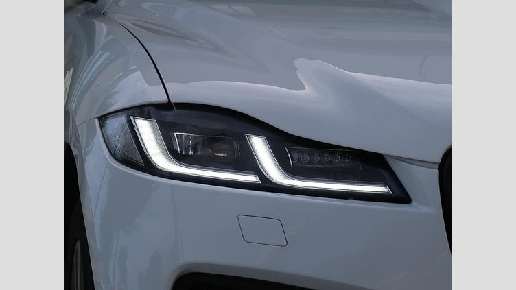 2021 認定中古車 Jaguar F-Pace Yulong White ディーゼル Ｒ－ダイナミック ＳＥ Ｄ２００