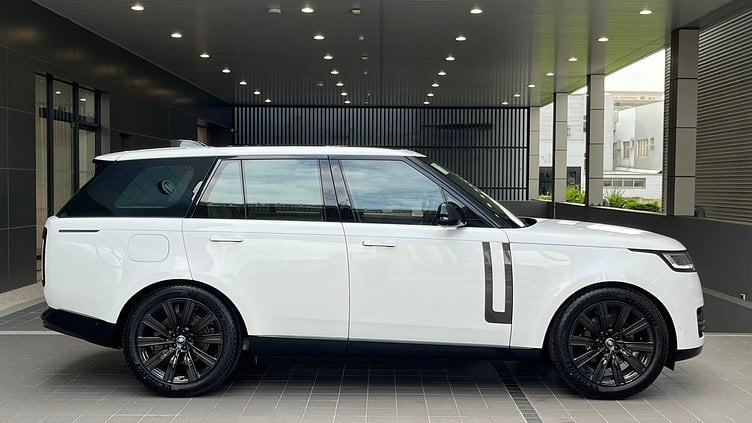 2025 新車 Land Rover Range Rover (1EJ) Ostuni Pearl White 珍珠白 P400 汽油 (輕油電混合) 標準軸距 SE
