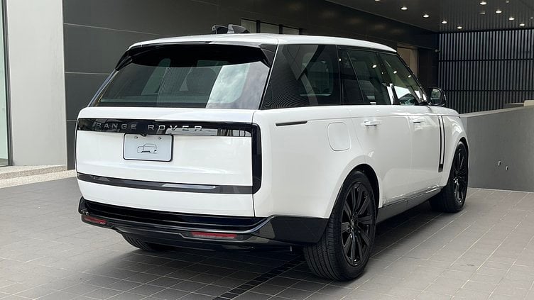 2025 新車 Land Rover Range Rover (1EJ) Ostuni Pearl White 珍珠白 P400 汽油 (輕油電混合) 標準軸距 SE