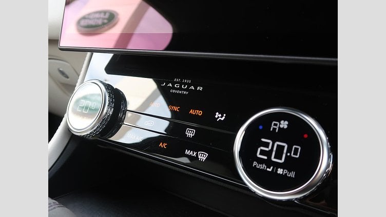 2021 認定中古車 Jaguar F-Pace Yulong White ディーゼル Ｒ－ダイナミック ＳＥ Ｄ２００