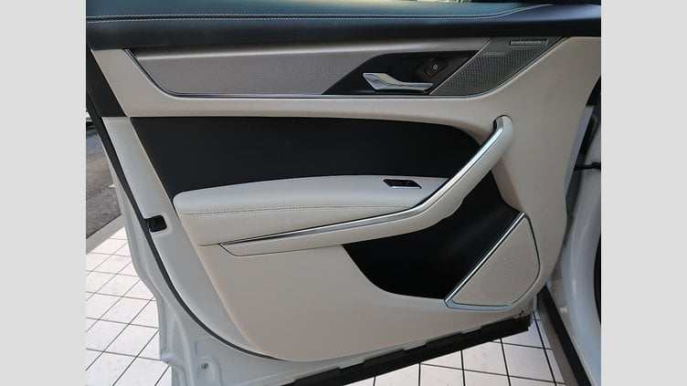 2021 認定中古車 Jaguar F-Pace Yulong White ディーゼル Ｒ－ダイナミック ＳＥ Ｄ２００