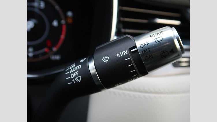 2021 認定中古車 Jaguar F-Pace Yulong White ディーゼル Ｒ－ダイナミック ＳＥ Ｄ２００