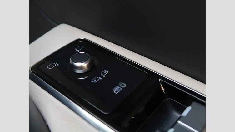 2021 認定中古車 Jaguar F-Pace Yulong White ディーゼル Ｒ－ダイナミック ＳＥ Ｄ２００