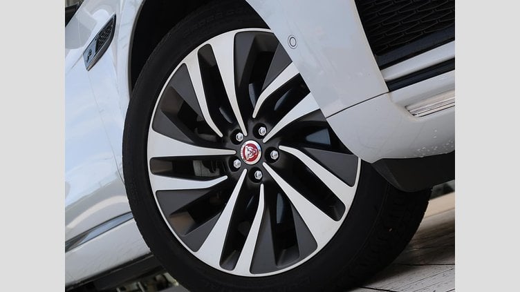 2021 認定中古車 Jaguar F-Pace Yulong White ディーゼル Ｒ－ダイナミック ＳＥ Ｄ２００