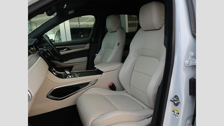 2021 認定中古車 Jaguar F-Pace Yulong White ディーゼル Ｒ－ダイナミック ＳＥ Ｄ２００