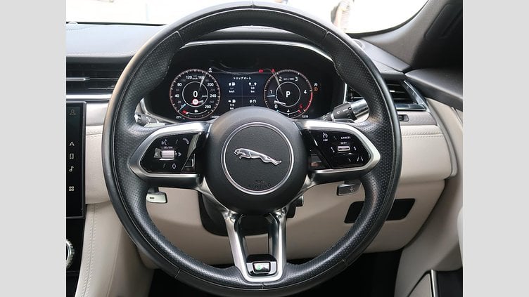 2021 認定中古車 Jaguar F-Pace Yulong White ディーゼル Ｒ－ダイナミック ＳＥ Ｄ２００