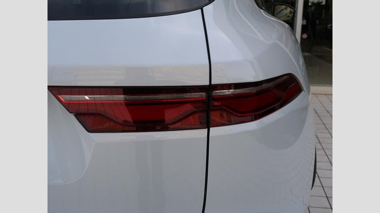 2021 認定中古車 Jaguar F-Pace Yulong White ディーゼル Ｒ－ダイナミック ＳＥ Ｄ２００