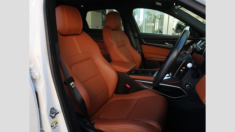 2022 認定中古車 Jaguar F-Pace Fuji White ガソリン Ｒ－ダイナミック ＳＥ Ｐ２５０