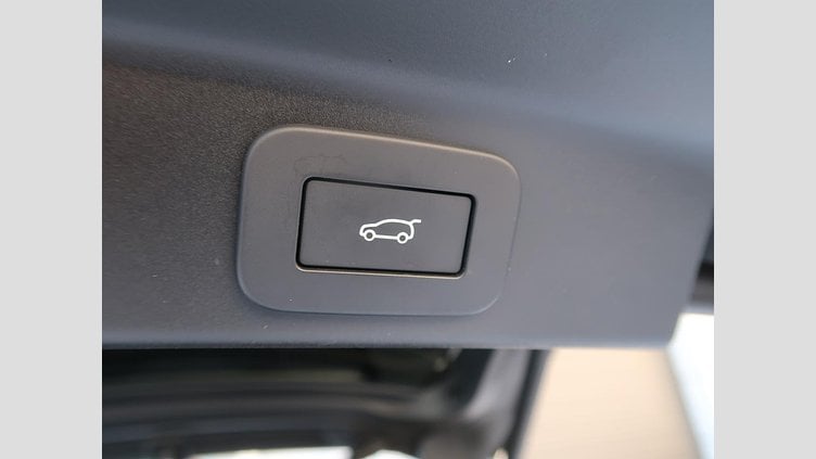 2022 認定中古車 Jaguar F-Pace Fuji White ガソリン Ｒ－ダイナミック ＳＥ Ｐ２５０