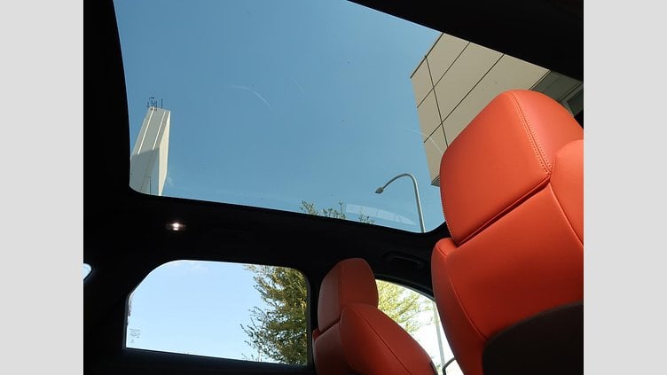 2022 認定中古車 Jaguar F-Pace Fuji White ガソリン Ｒ－ダイナミック ＳＥ Ｐ２５０