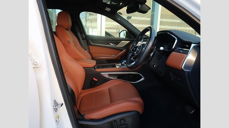 2022 認定中古車 Jaguar F-Pace Fuji White ガソリン Ｒ－ダイナミック ＳＥ Ｐ２５０