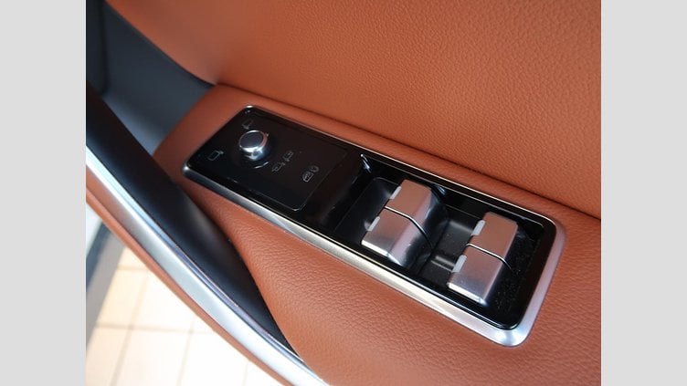 2022 認定中古車 Jaguar F-Pace Fuji White ガソリン Ｒ－ダイナミック ＳＥ Ｐ２５０