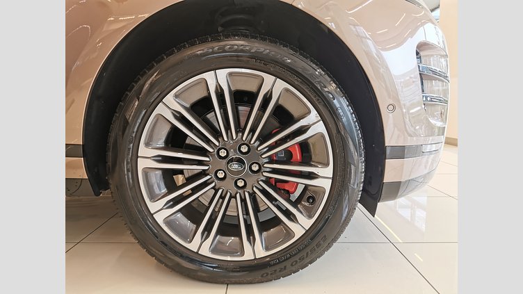 2024 認定中古車 Land Rover Range Rover Evoque コリンシアンブロンズ 2.0L　ターボ オートバイオグラフィ　P250