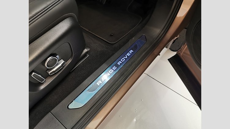 2024 認定中古車 Land Rover Range Rover Evoque コリンシアンブロンズ 2.0L　ターボ オートバイオグラフィ　P250