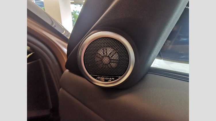 2024 認定中古車 Land Rover Range Rover Evoque コリンシアンブロンズ 2.0L　ターボ オートバイオグラフィ　P250