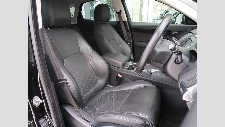 2018 認定中古車 Jaguar E-Pace Santorini Black ガソリン ＨＳＥ ３００ＰＳ