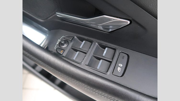 2018 認定中古車 Jaguar E-Pace Santorini Black ガソリン ＨＳＥ ３００ＰＳ