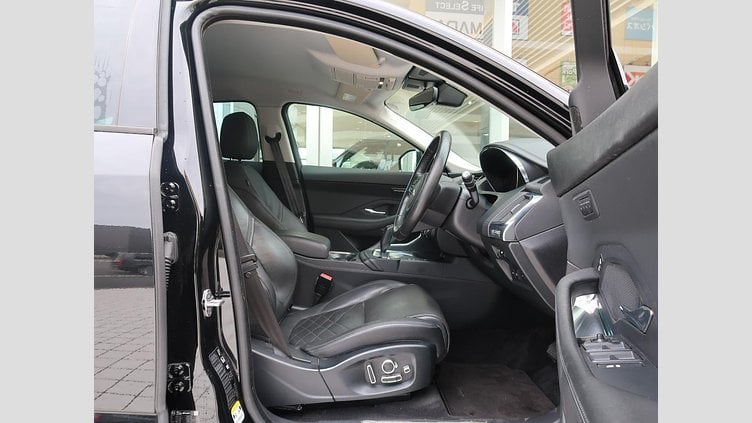 2018 認定中古車 Jaguar E-Pace Santorini Black ガソリン ＨＳＥ ３００ＰＳ