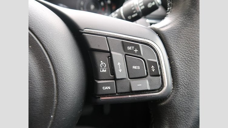 2018 認定中古車 Jaguar E-Pace Santorini Black ガソリン ＨＳＥ ３００ＰＳ