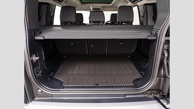 2023 認定中古車 Land Rover Defender 110 Santorini Black ディーゼル S