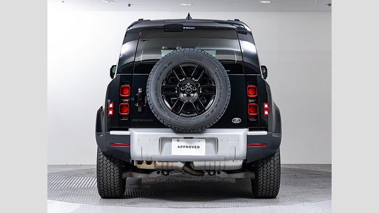 2023 認定中古車 Land Rover Defender 110 Santorini Black ディーゼル S