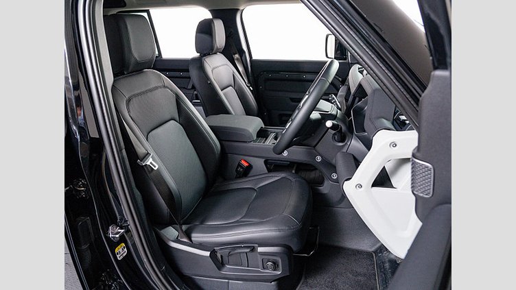 2023 認定中古車 Land Rover Defender 110 Santorini Black ディーゼル S