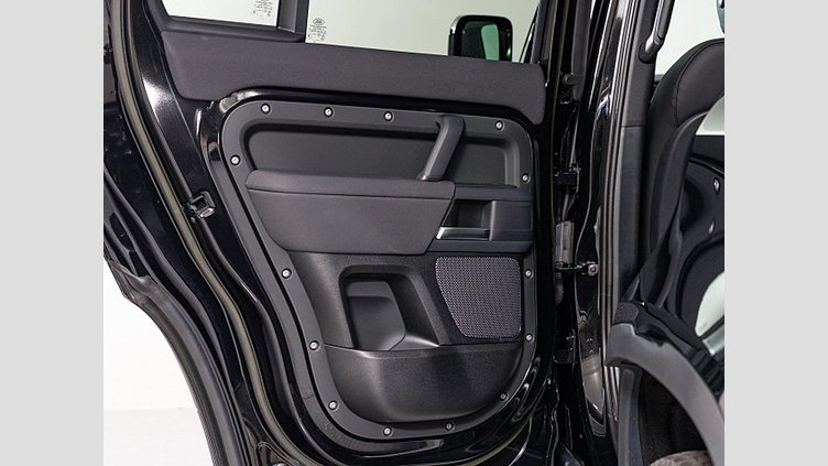 2023 認定中古車 Land Rover Defender 110 Santorini Black ディーゼル S