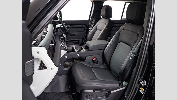 2023 認定中古車 Land Rover Defender 110 Santorini Black ディーゼル S