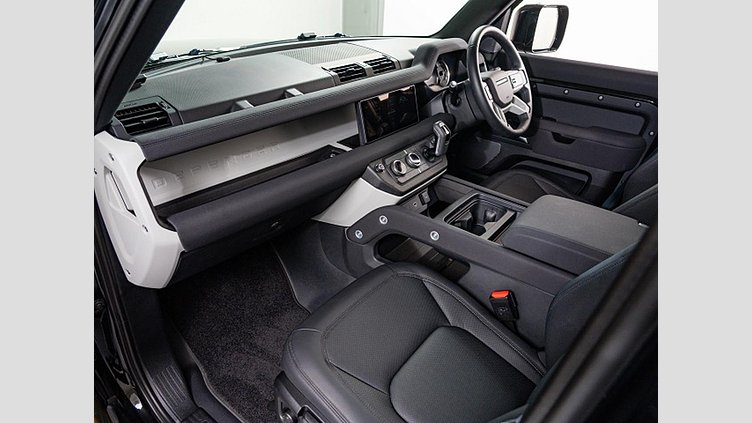 2023 認定中古車 Land Rover Defender 110 Santorini Black ディーゼル S