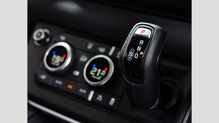 2023 認定中古車 Land Rover Defender 110 Santorini Black ディーゼル S