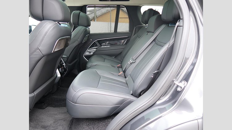 2025 認定中古車 Land Rover Range Rover Carpathian Grey D300 オートバイオグラフィ