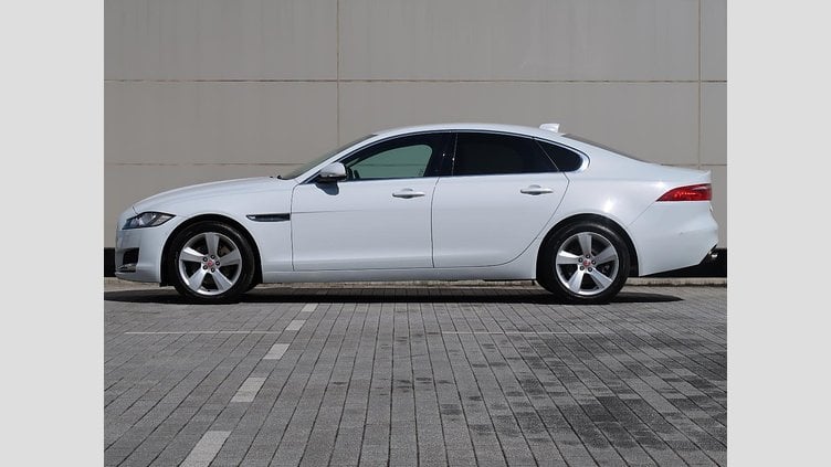 2020 認定中古車 Jaguar XF Yulong White 180PS ピュア