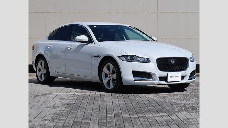 2020 認定中古車 Jaguar XF Yulong White 180PS ピュア