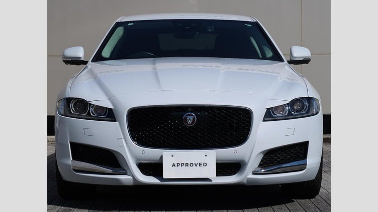 2020 認定中古車 Jaguar XF Yulong White 180PS ピュア