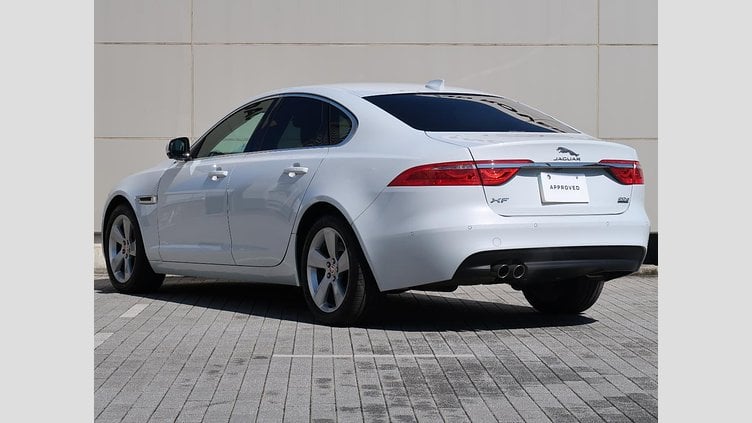 2020 認定中古車 Jaguar XF Yulong White 180PS ピュア
