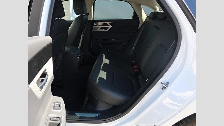 2020 認定中古車 Jaguar XF Yulong White 180PS ピュア