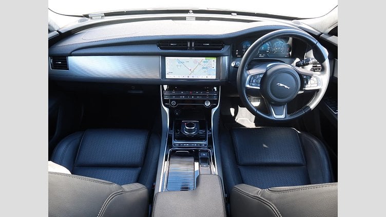 2020 認定中古車 Jaguar XF Yulong White 180PS ピュア