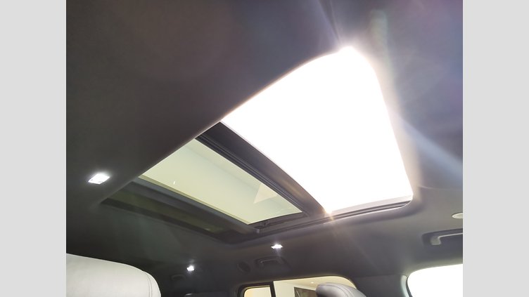 2024 認定中古車 Land Rover Defender 130 Eiger Grey 3.0L　ディーゼルターボ OUTBOUND　D300