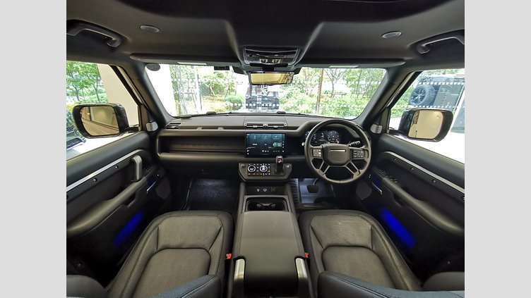 2024 認定中古車 Land Rover Defender 130 Eiger Grey 3.0L　ディーゼルターボ OUTBOUND　D300