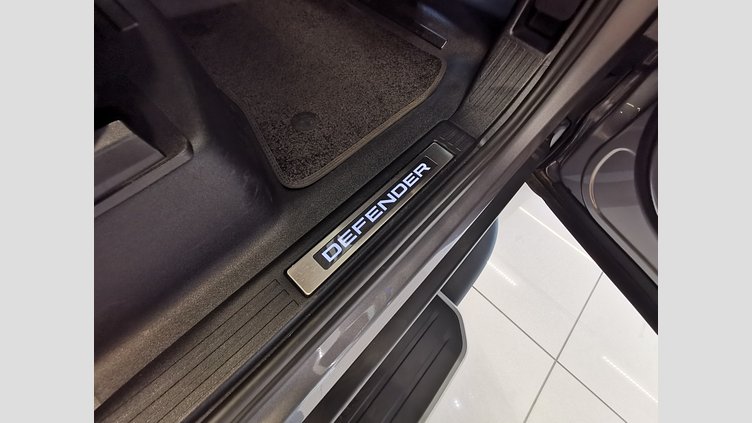 2024 認定中古車 Land Rover Defender 130 Eiger Grey 3.0L　ディーゼルターボ OUTBOUND　D300