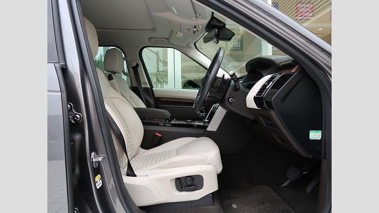 2018 認定中古車 Land Rover Discovery Corris Grey ガソリン ＨＳＥ